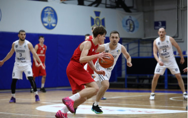 Вітаємо з днем народження Артема Ковальова!