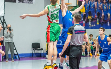 В минулі вихідні, 1-2 листопада 2025 р., чоловіча команда баскетбольного клубу «ПОЛІТЕХНІК-ШВСМ» приймала участь у другому турі Національного чемпіонату України в першій лізі в м. Києві, зігравши проти київських команд «ЛОКОМОТИВ» та «КИЇВ-БАСКЕТ-2».