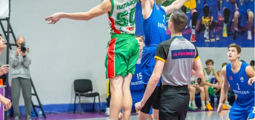 В минулі вихідні, 1-2 листопада 2025 р., чоловіча команда баскетбольного клубу «ПОЛІТЕХНІК-ШВСМ» приймала участь у другому турі Національного чемпіонату України в першій лізі в м. Києві, зігравши проти київських команд «ЛОКОМОТИВ» та «КИЇВ-БАСКЕТ-2».