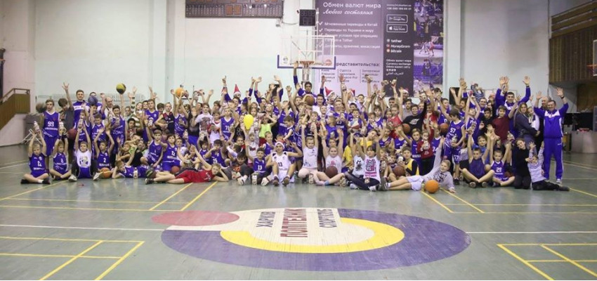 Традиционная Баскетбольная Новогодняя Мегавечеринка прошла в спорткомплексе Политехник!