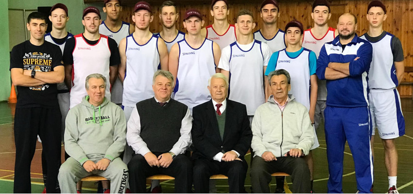 26 апреля 2020 празднует свой 87-ой День Рождения Товажнянский Леонид Леонидович 