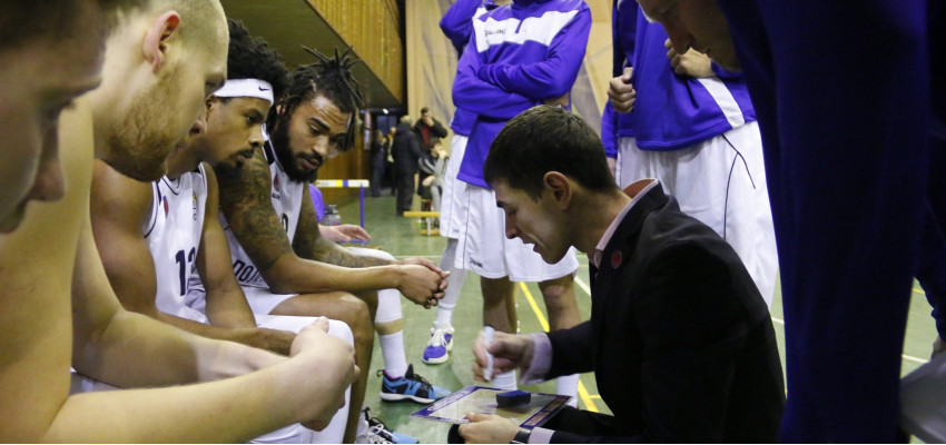 Главный тренера БК «Политехник»  Тимур Арабаджи в гостях у Алексея Заржицкого в передаче «Спортивные известия»