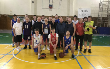 20 жовтня святкує своє 85-річчя ветеран Харківського баскетболу Володимир Миколайович Шопін. Бажаємо йому міцного здоров’я, щастя, благополуччя та продовжувати надихати нас своїми спортивними досягненнями. 